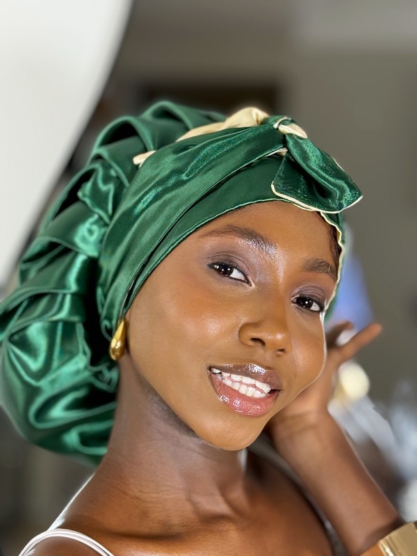 Emerald green & Beige strap bonnet